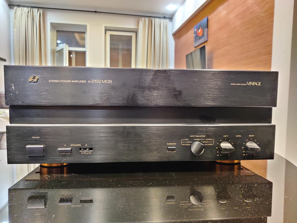 усилитель sansui au-x1111mos vintage. усилитель sansui au-x1111mos vintage. винтажные стерлинга. мос винтаж. 100 лет мхат книга.