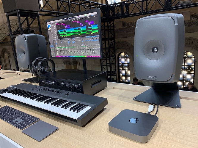 mac-mini-2018-hero-03-2