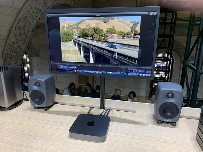 mac-mini-2018-hero-02