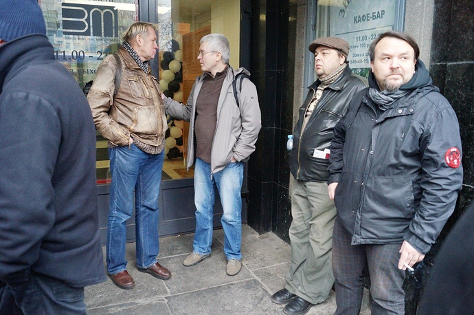 Гаркуша, Дусер, Олег