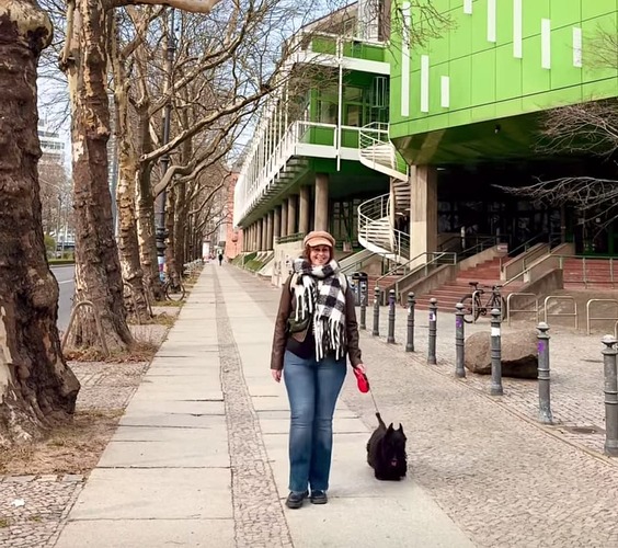 Screenshot_2025-03-25-01-57-41-198_com.google.android.apps.photos-edit