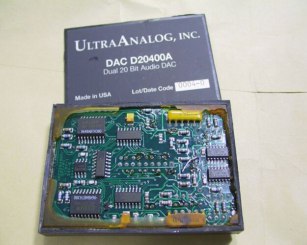 ultraanalog_dac.jpg.1cac99cd421389a690e460c96247be0e