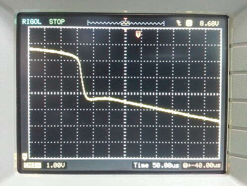 Установлена демпфирующая цепь C1R1C2_10нФ, 330 Ом, 100 нФ
