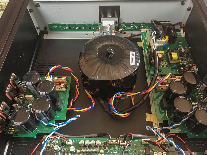 Musical-Fidelity-M6si-inside_big