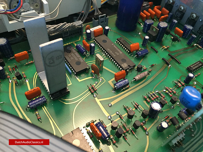 Cambridge-Audio-CD2-038