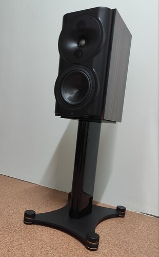 photo_5215273784632347647_y