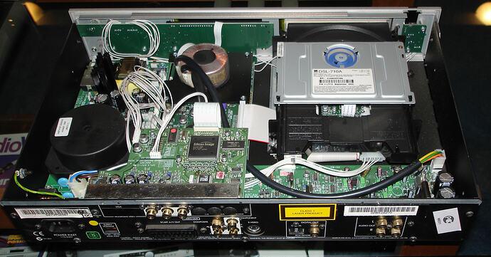 DVD Arcam Diva dv88 inside 01