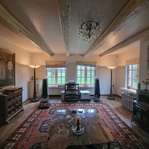 listeningsessionshighend_3805406562571807720's2026-1-13-0.11.788 story