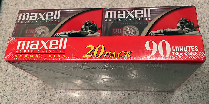 Maxell_UR-90_1