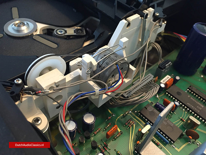 Cambridge-Audio-CD2-043