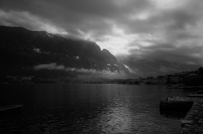 R0030858