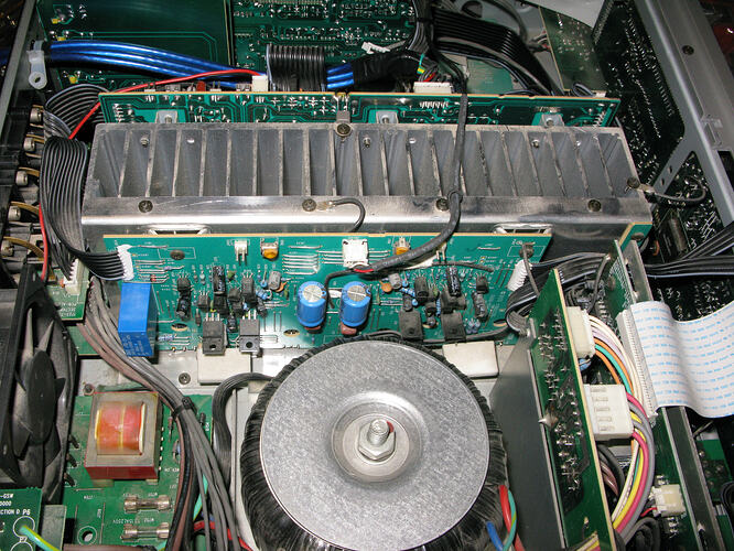 arcam avr100 (3)