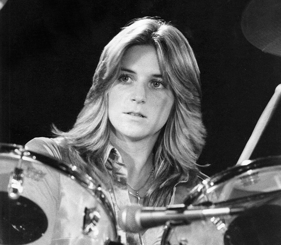 Sandy-west-portrait-on-kit