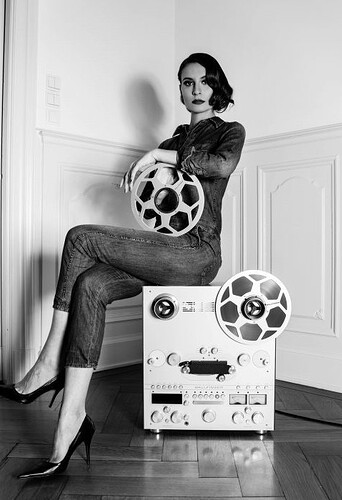 Liza_With_Ballfinger_2.3-e1685260744147