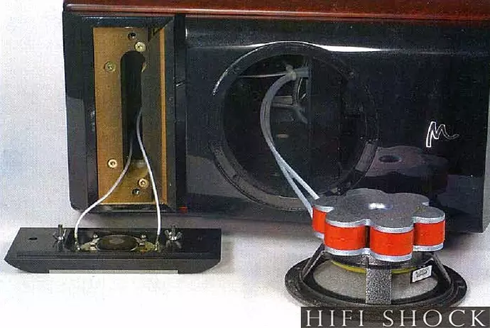 micro-utopia-be-1-focal