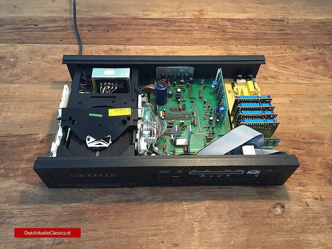 Cambridge-Audio-CD2-028