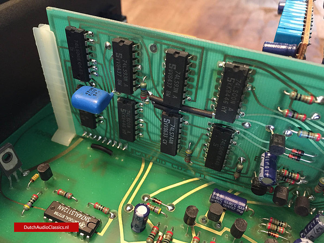 Cambridge-Audio-CD2-040