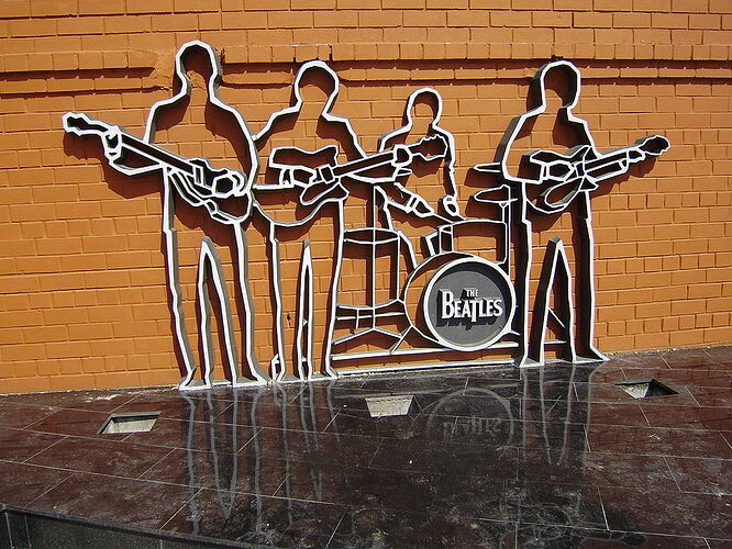1024px-The_Beatles_Monument_Ekaterinburg