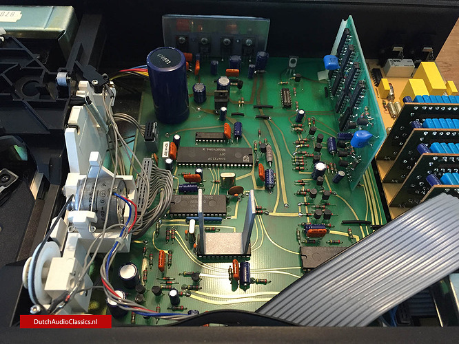 Cambridge-Audio-CD2-041