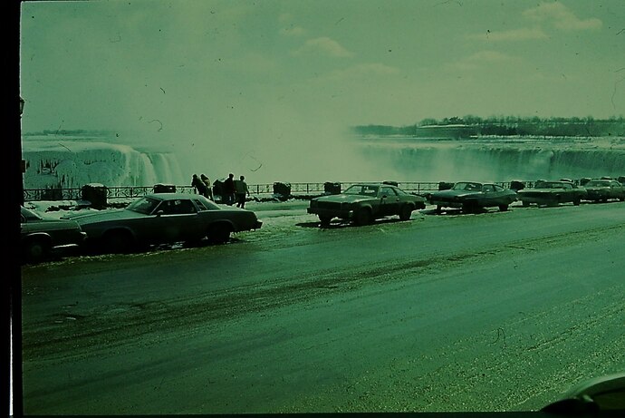 7b618ee8-1f02-40eb-b8d4-eb0129d8a1ad