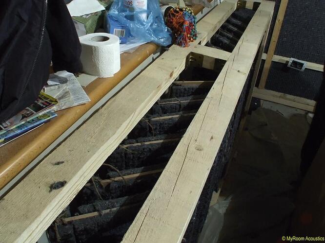 554462_280139698748883_1113556550_n