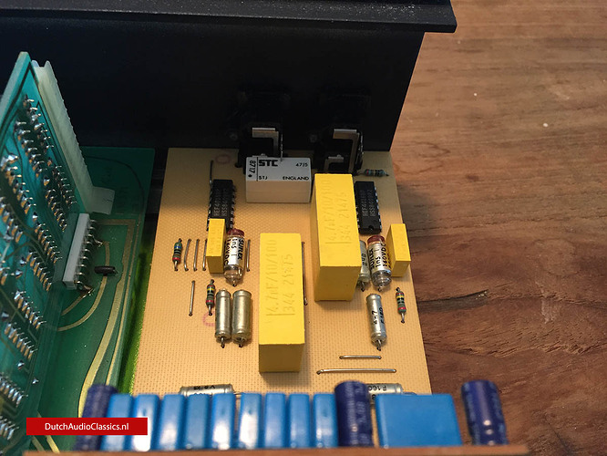 Cambridge-Audio-CD2-048