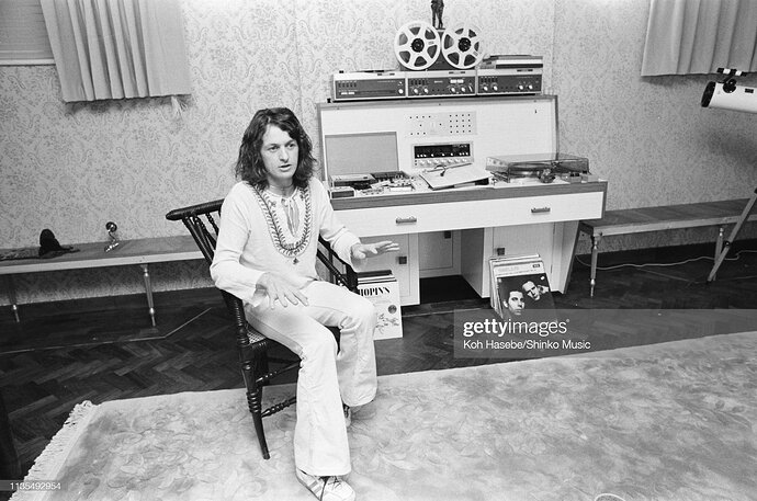 03 Jon Anderson of Yes Photo by Koh Hasebe Shinko Music Getty Images