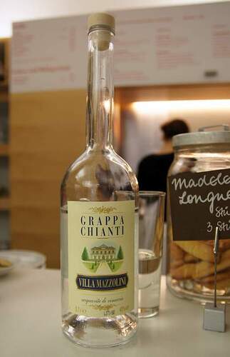 Grappa-chianti-Villa-Mazzolini-001