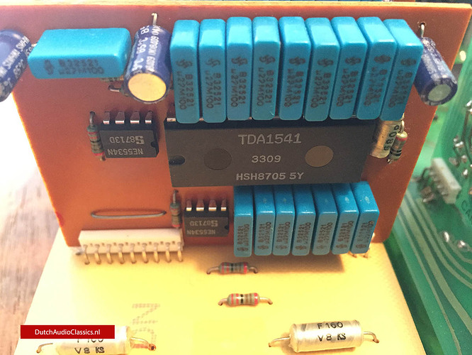 Cambridge-Audio-CD2-033
