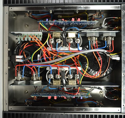 Gamut D200i