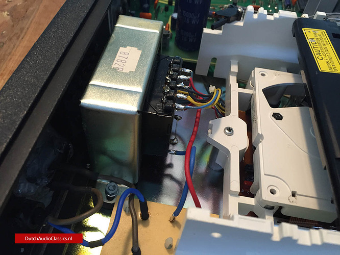 Cambridge-Audio-CD2-047