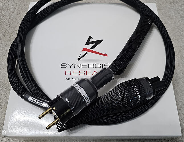 Synergistic Research 12AWG 01