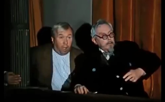 глубоко копает