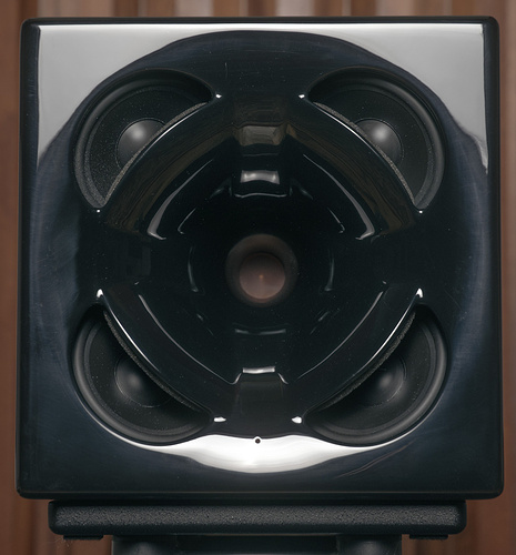 Reflector_SquareTwo_01-HQn1g0sJ3Fe2WkOiu9YUuD5oMm7Q0Jkg