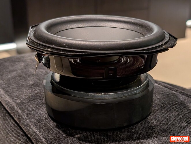 Cambridge_Audio_LR_X_woofer