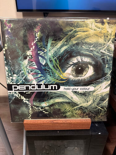 pendulm hoid your colour