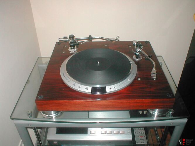 1346022-e642d90c-victor-tt101-top-model-turntable-with-2-victor-tonearms-in-excellent-condition