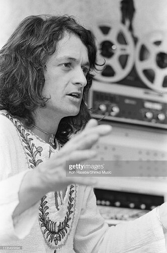 01 Jon Anderson of Yes Photo by Koh Hasebe Shinko Music Getty Images