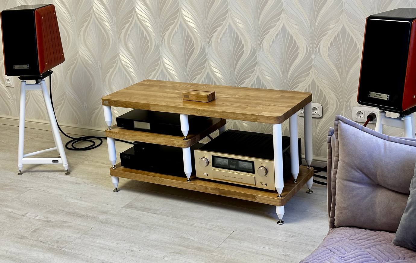 стойка для аудиоаппаратуры