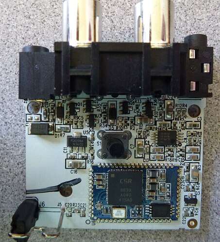 contenteetimes-images-edn-teardowns-bluetooth-audio-adapter-bluetooth-audio-adapter-pcb-chip-uncovered