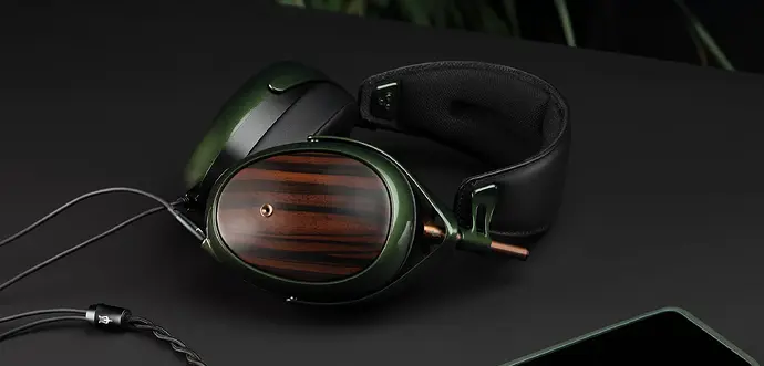 Meze-STRADA-headphone-06-02_21814ab8-8648-48cf-b150-156e1b2c54b6