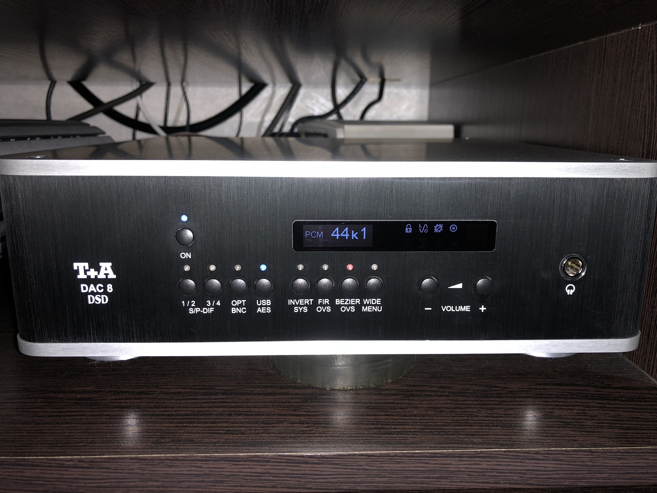Dac 8. Цап t+a dac 8 dsd. 9.4 dsd. dsd 708.