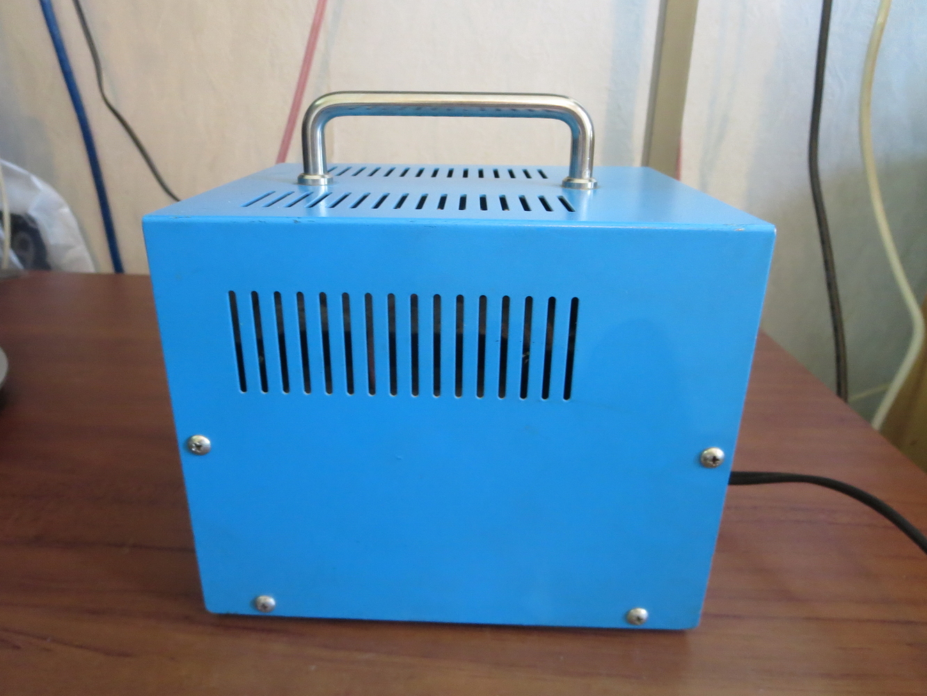 5 а. Понижающий трансформатор 100 вольт. Колонки 100 вольт. Понижающий трансформатор 100 вольт. Трансформатор 1 квт 220/220.