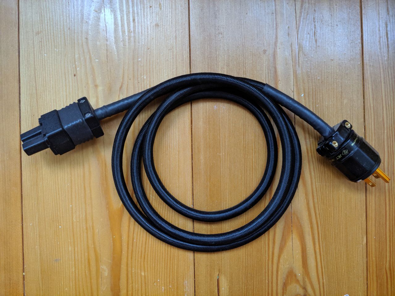 ПРОДАНО] Силовой кабель Nanotec Systems Golden Strada #301 , 1,8 м