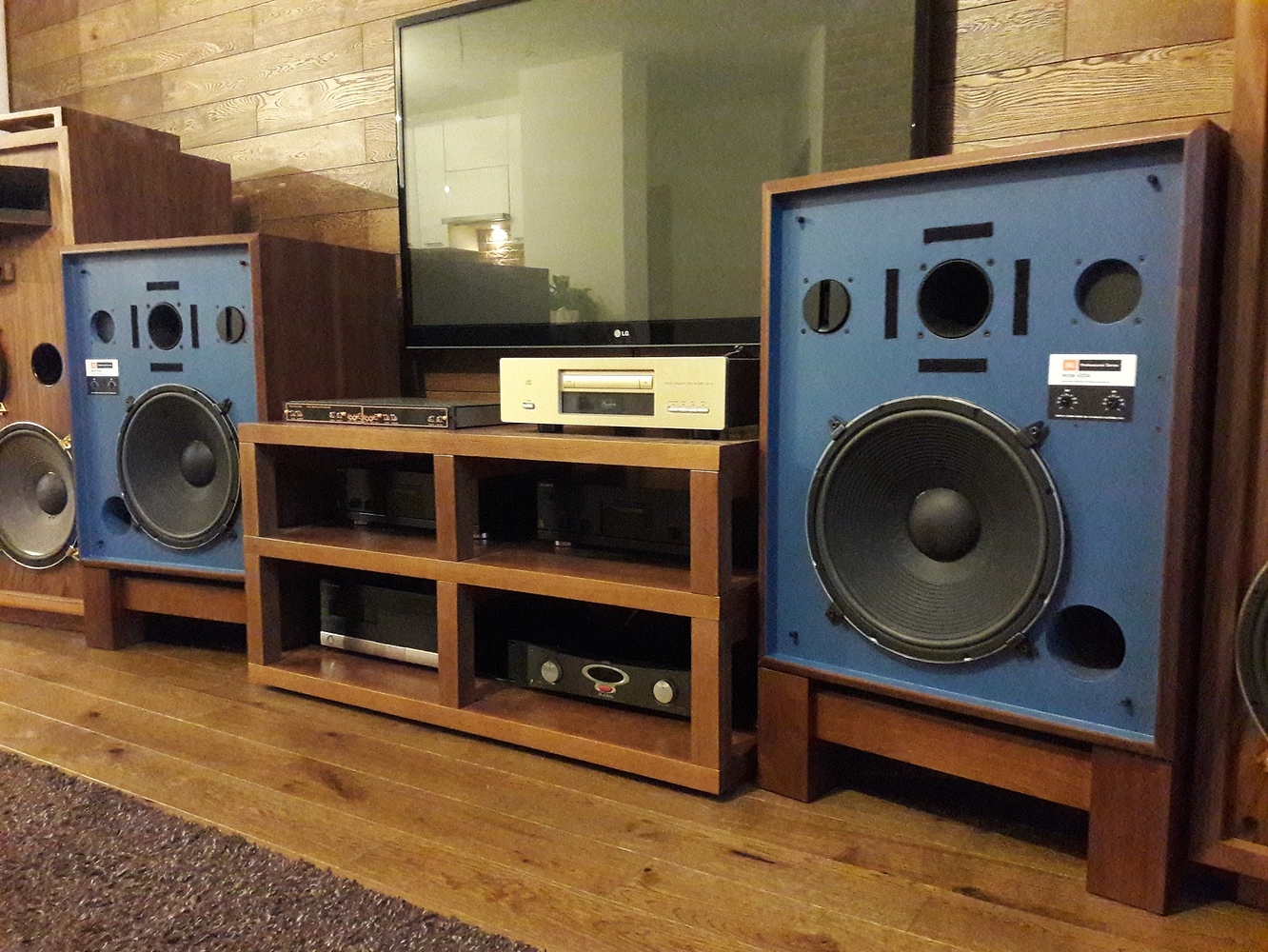 Колонки монтана. Полочная акустика. Акустика вестерн электрик. Tannoy stirling. История акустики.