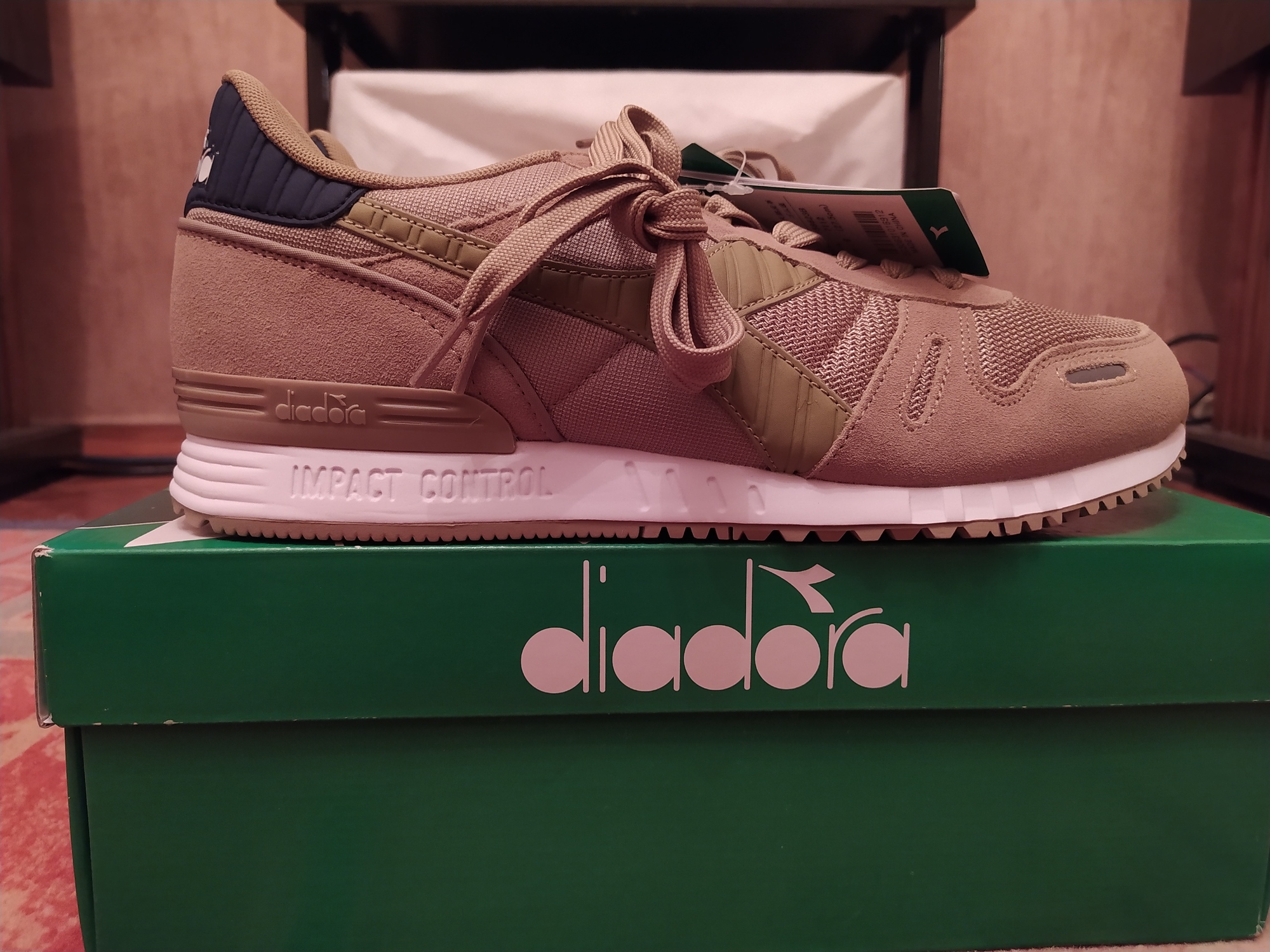 Diadora Lightning Bolt DA Stereo