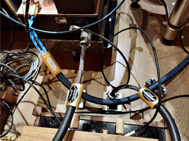 3DECA586-E84B-4449-8885-724E0FD373EA