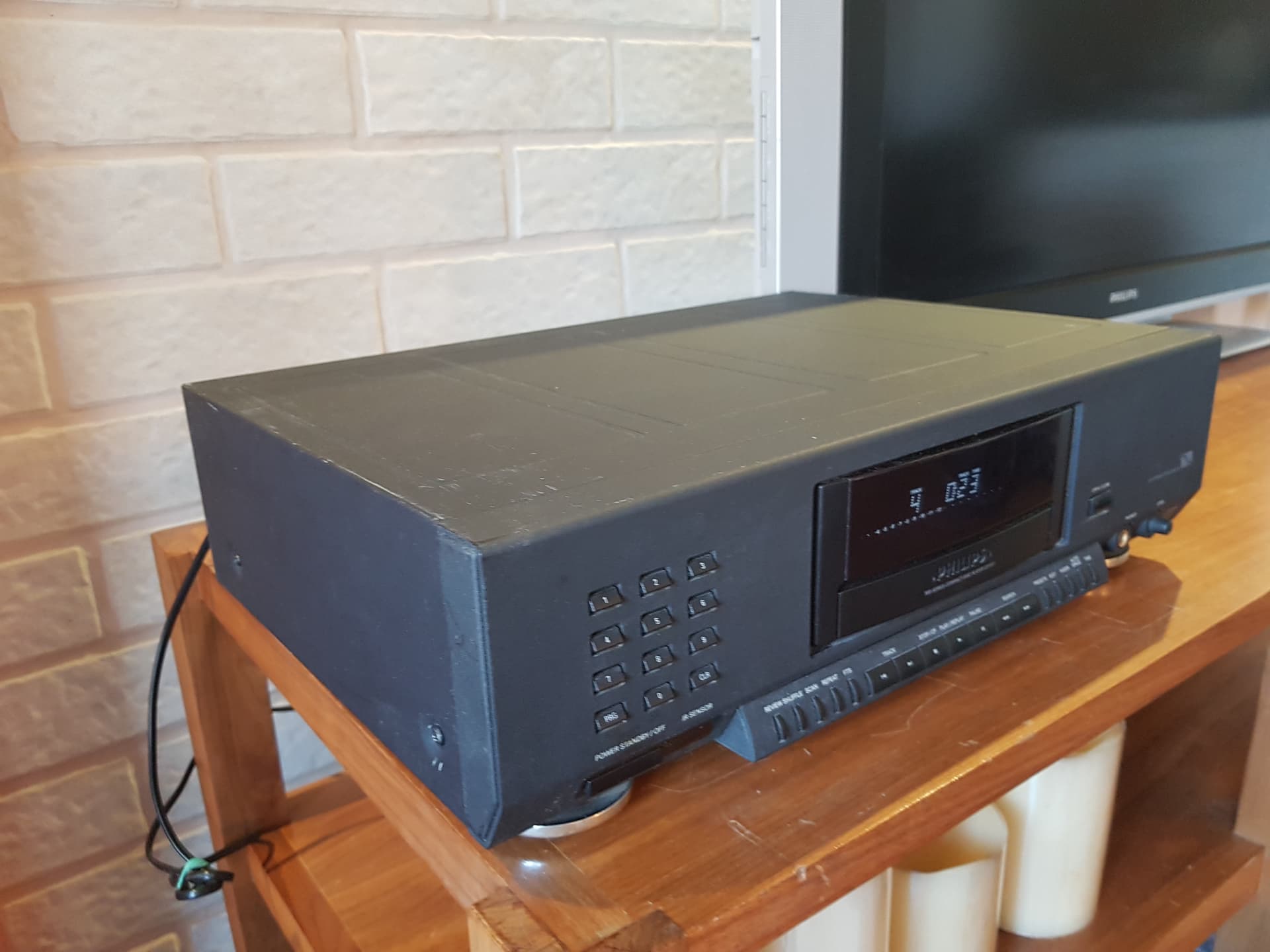 Philips cd 104. Philips 930. Колонки dss. Philips 930. Philips 930.