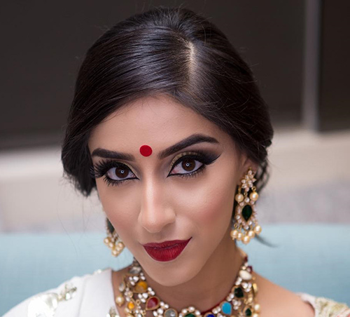 The-Traditional-Red-Bindi