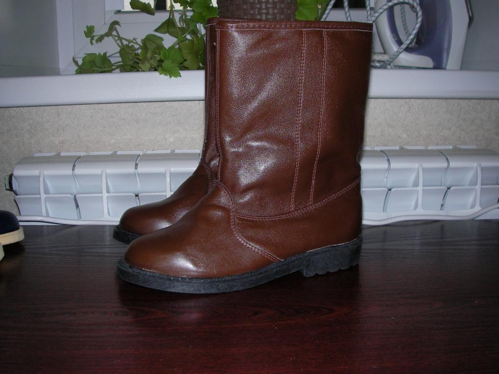 Офицерские сапоги яловые-хромовые. Фабрика сапог. 44, пар. Сапоги фабрика северянка. Чешские резиновые сапоги цебо.